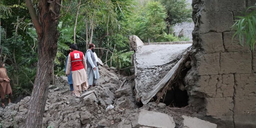 Afganistan'da deprem: Hayatını kaybedenlerin sayısı 1400'ü geçti