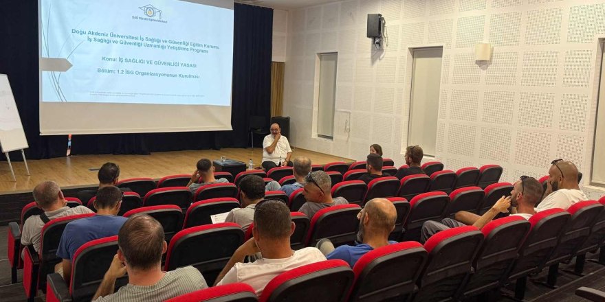DAÜ-SEM, Değirmenlik Akıncılar Belediyesi personeline iş sağlığı ve güvenliği eğitimi veriyor