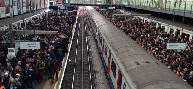 Londra metrosundaki grev hayatı felç etti