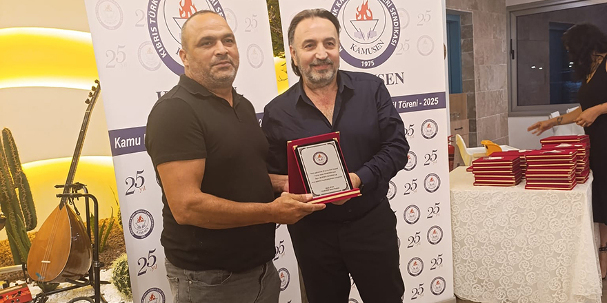 KAMUSEN, 25 yıl ve üzeri görev yapan çalışanlara plaket takdim etti