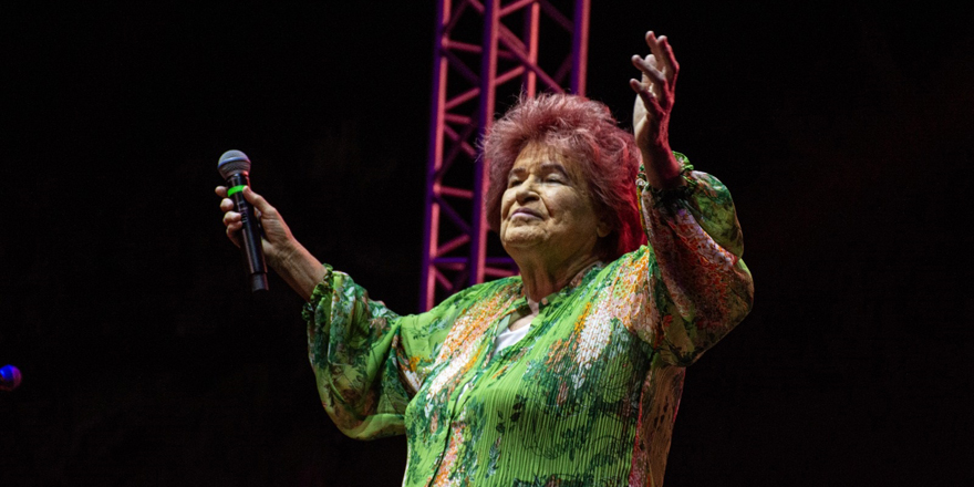 Selda Bağcan, Girne'de unutulmaz bir gece yaşattı