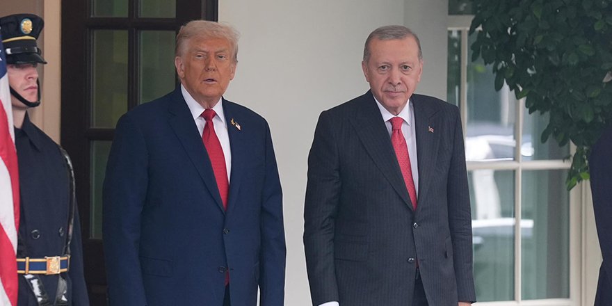 Trump, Erdoğan'ı işaret ederek söyledi: "O, hileli seçimleri herkesten daha iyi bilir"