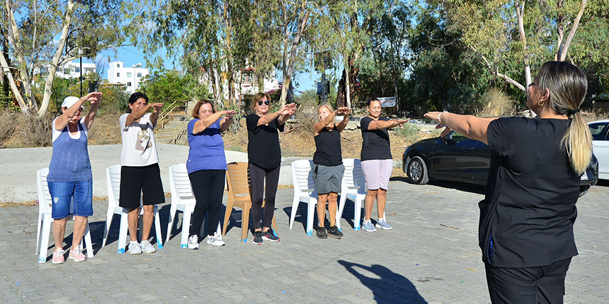 Lefke Belediyesi “65 yaş üzeri İçin fizyoterapist eşliğinde spor programı” düzenliyor