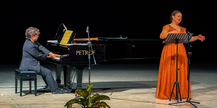 Sıla 4 şarkıları Gazimağusa’da yankılandı