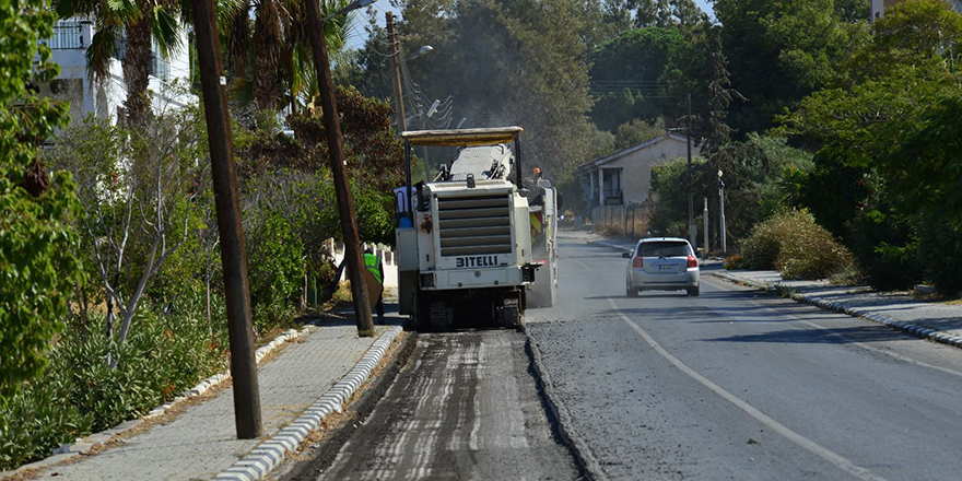 Lefke ve köylerinde yol çalışmaları başladı