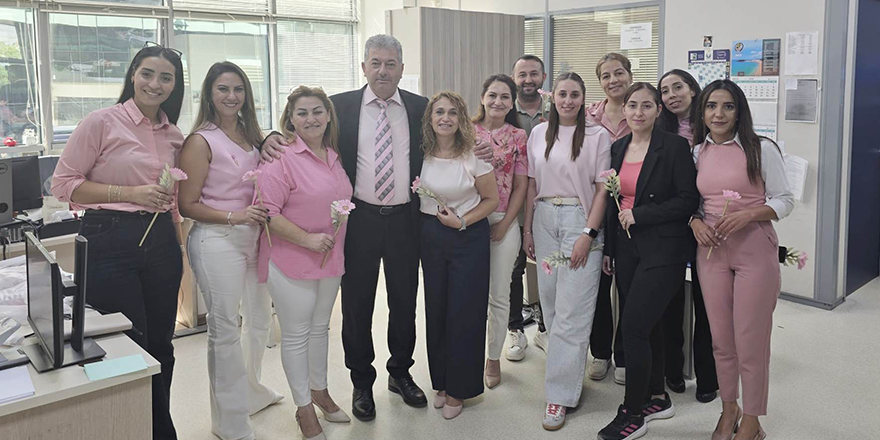 Gelir ve Vergi Dairesi’ndeki etkinlikte meme kanserine dikkat çekildi