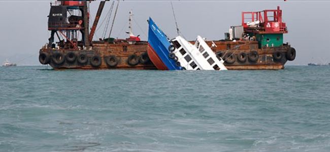 İki gemi çarpıştı: 11 kayıp
