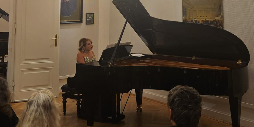 Rüya Taner Viyana “Asya’nın Tatlı Suları” resitali verdi