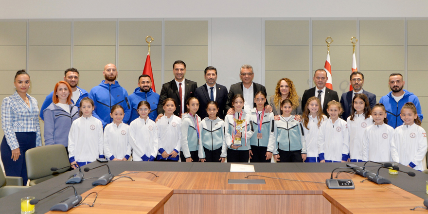 Cumhurbaşkanı Erhürman, Jimnastik Federasyonu sporcuları ile görüştü