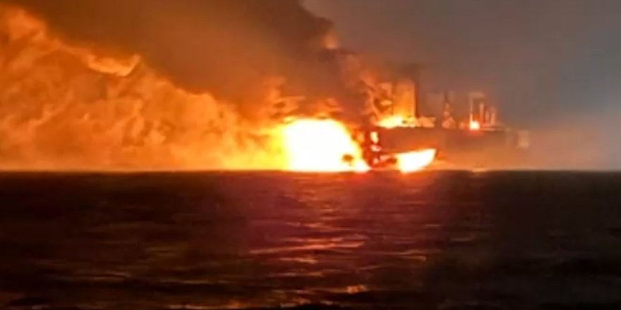 Karadeniz'de iki tankerde patlama ve yangın