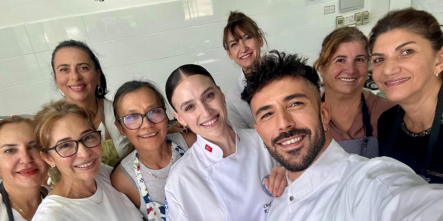 DAÜ Turizm Fakültesi ve Atatürk Meslek Lisesi iş birliğinde Porcini Risotto atölyesi