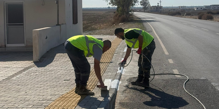 Mesarya Belediyesi  yaya ve araç güvenliği için saha çalışmalarını sürdürüyor