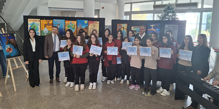 Canbulat Özgürlük Ortaokulu’nun “su tasarrufu” temalı resim sergisi Gazimağusa Belediyesi’nin zemin katında açıldı