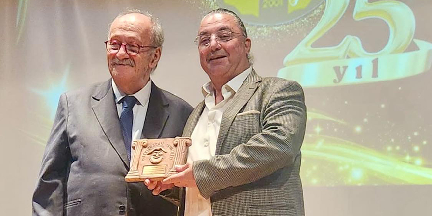 Hasan Çakmak İstanbul’da ödüle layık görüldü