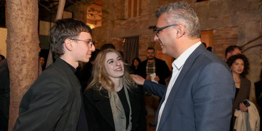 Erhürman: "İyi ki varsınız, iyi ki bizim neslin ezberlerini bozuyorsunuz"