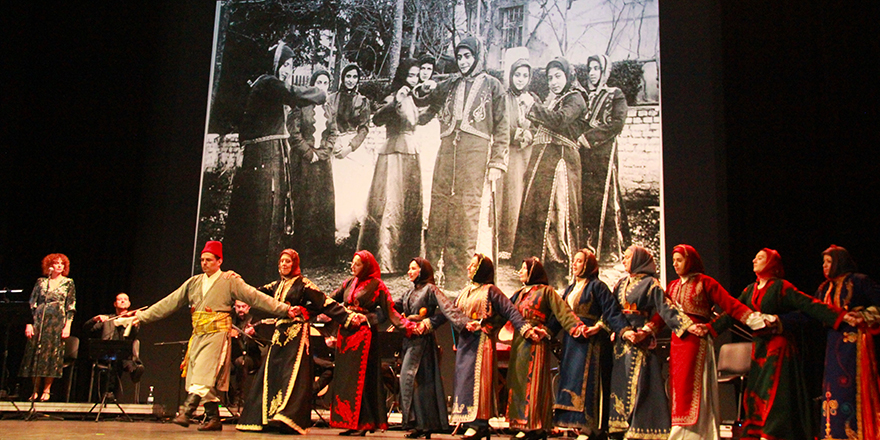 Lefkoşa’nın Somut Olmayan Kültürel Miras’nın izindeki müzikal ve dans gösterisi “Nostalji” herkesi büyüledi