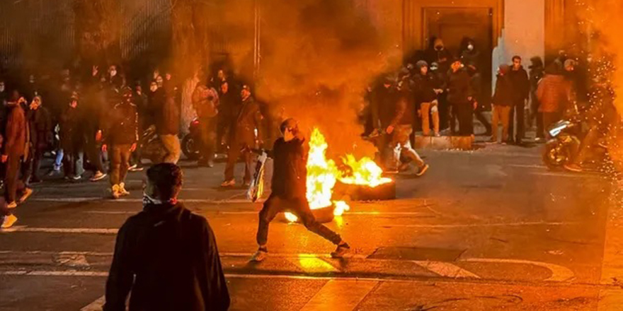 HRANA: İran'daki protestolarda ölü sayısı 5 bin 848'e yükseldi