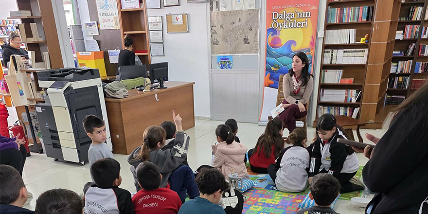 Çiçek Göçkün Özdağ ile “Dalga’nın Öyküleri”ne yoğun ilgi