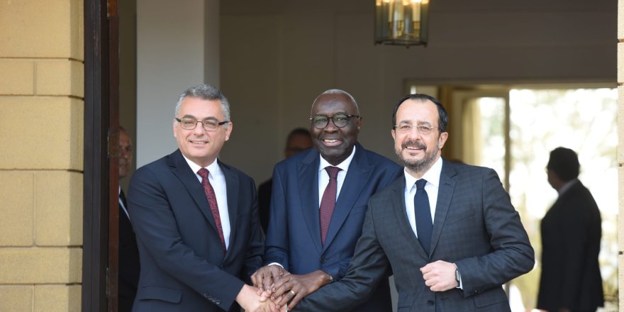 Liderler ara bölgede bir araya geliyor