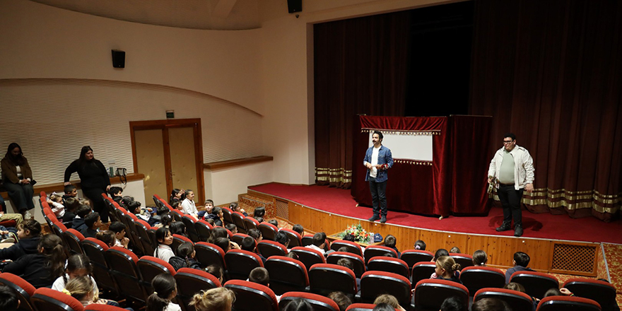 Tiyatrocu İzel Seylani çocuklarla buluştu