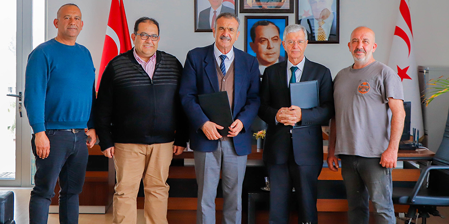 Mağusa Belediyesi’nden temizlik filosuna iki yeni vakumlu yol süpürme aracı