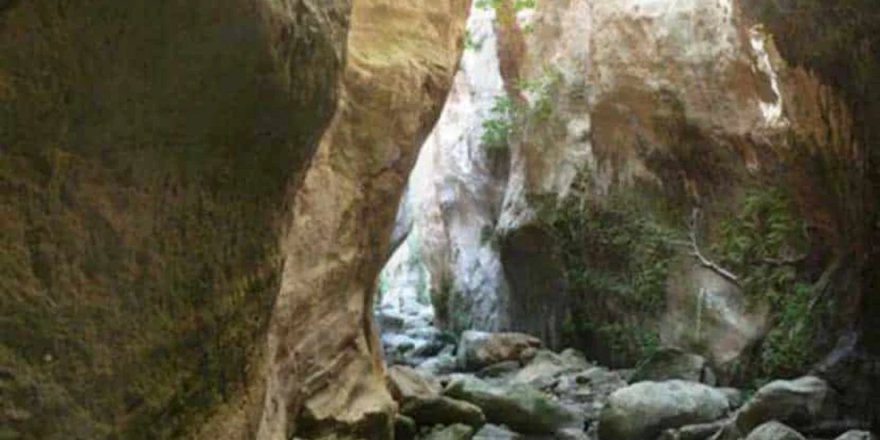 Güneyde, geçitte mahsur kalan 31 kişi kurtarıldı