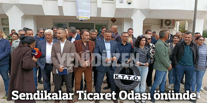 Sendikalar Ticaret Odası önünde