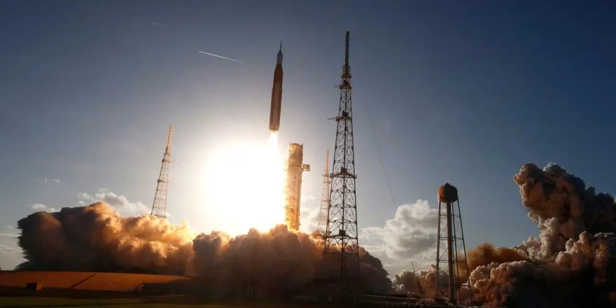 Artemis II fırlatıldı: NASA’nın 54 yıl sonra insanlı Ay yolculuğu başladı