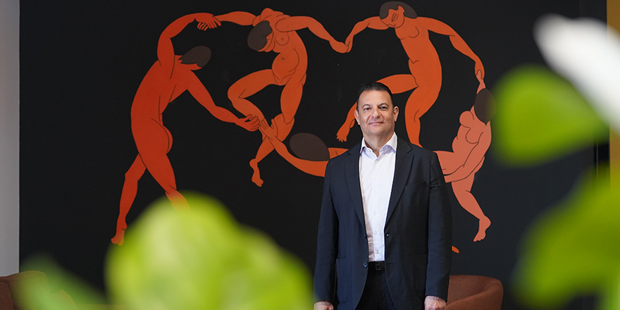 “Sanat, toplumun hafızası ve geleceğidir”