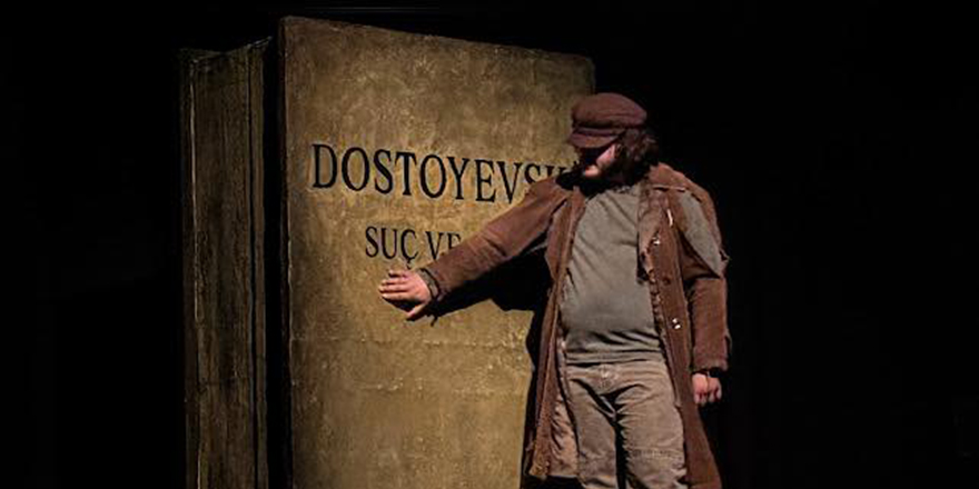 Beşparmaklar Tiyatro Festivali’nde “Raskolnikov” sahnelendi