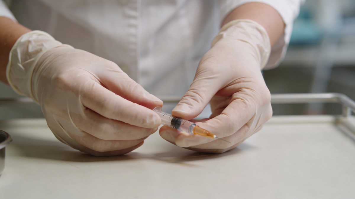 İngiltere’deki menenjit salgınına karşı güneyde aşı önlemi