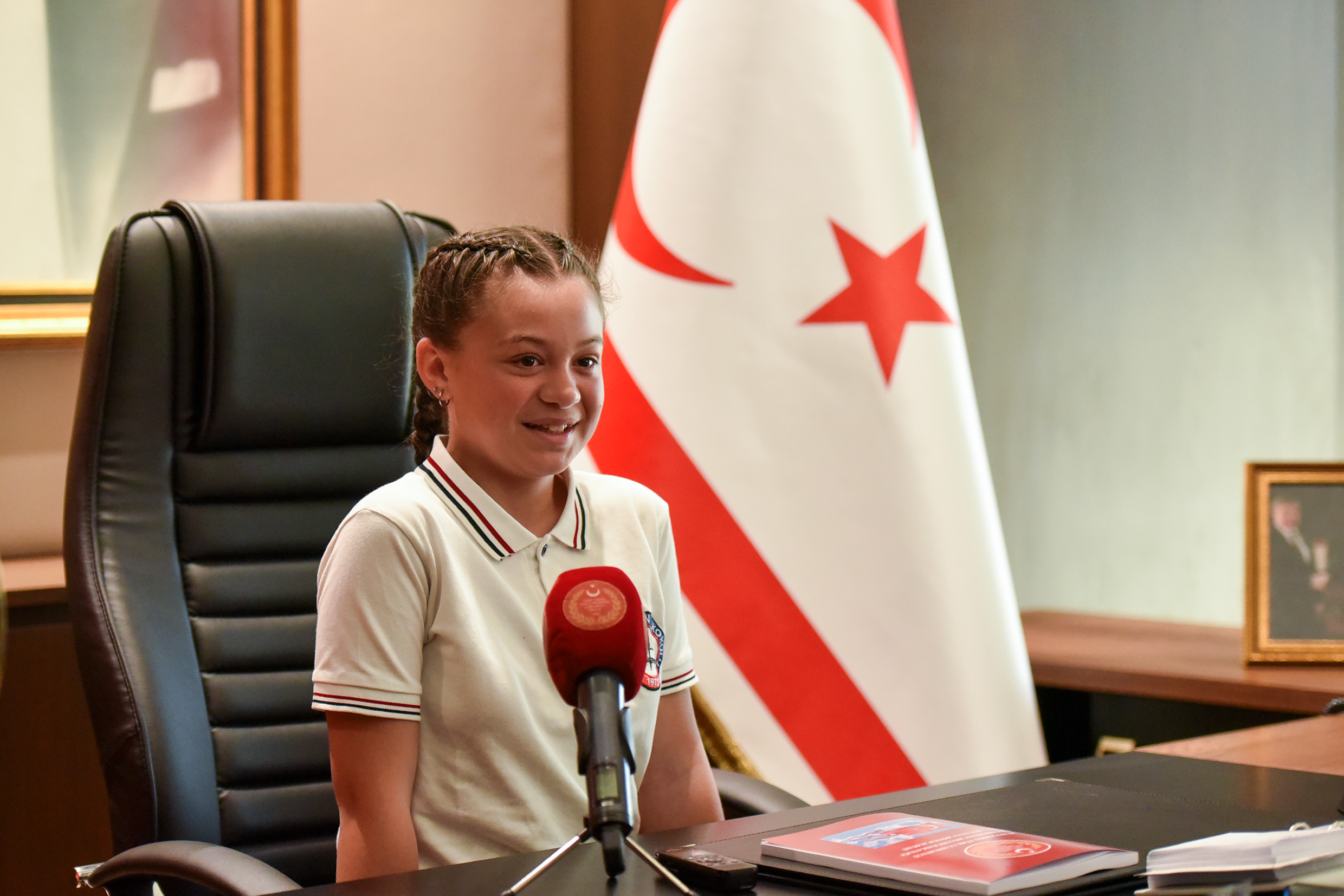 Öztürkler, koltuğunu Şht. Yalçın İlkokulu öğrencisi Rana Dalay'a devretti