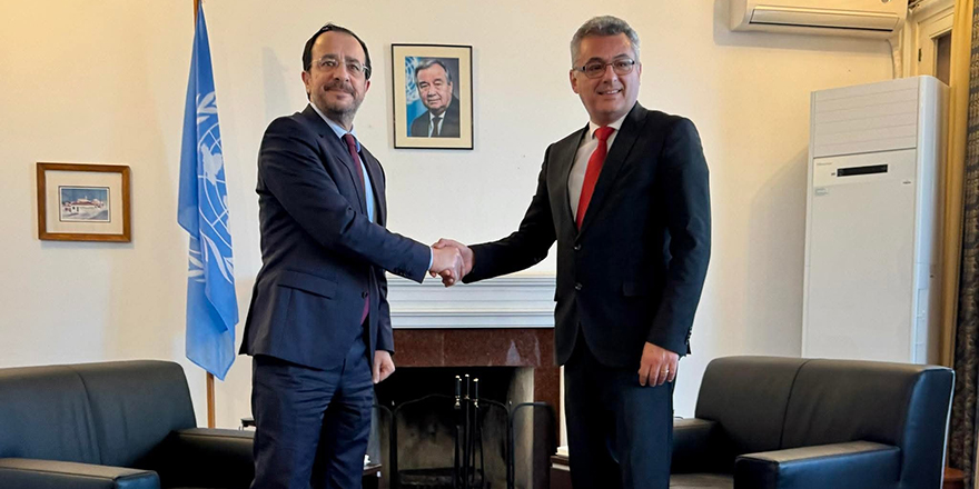 Liderlerin ara bölgedeki görüşmesi başladı