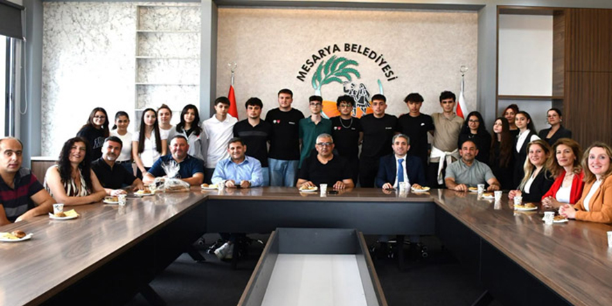Polatpaşa Lisesi ve kardeş okulundan Latif’e 19 Mayıs ziyareti