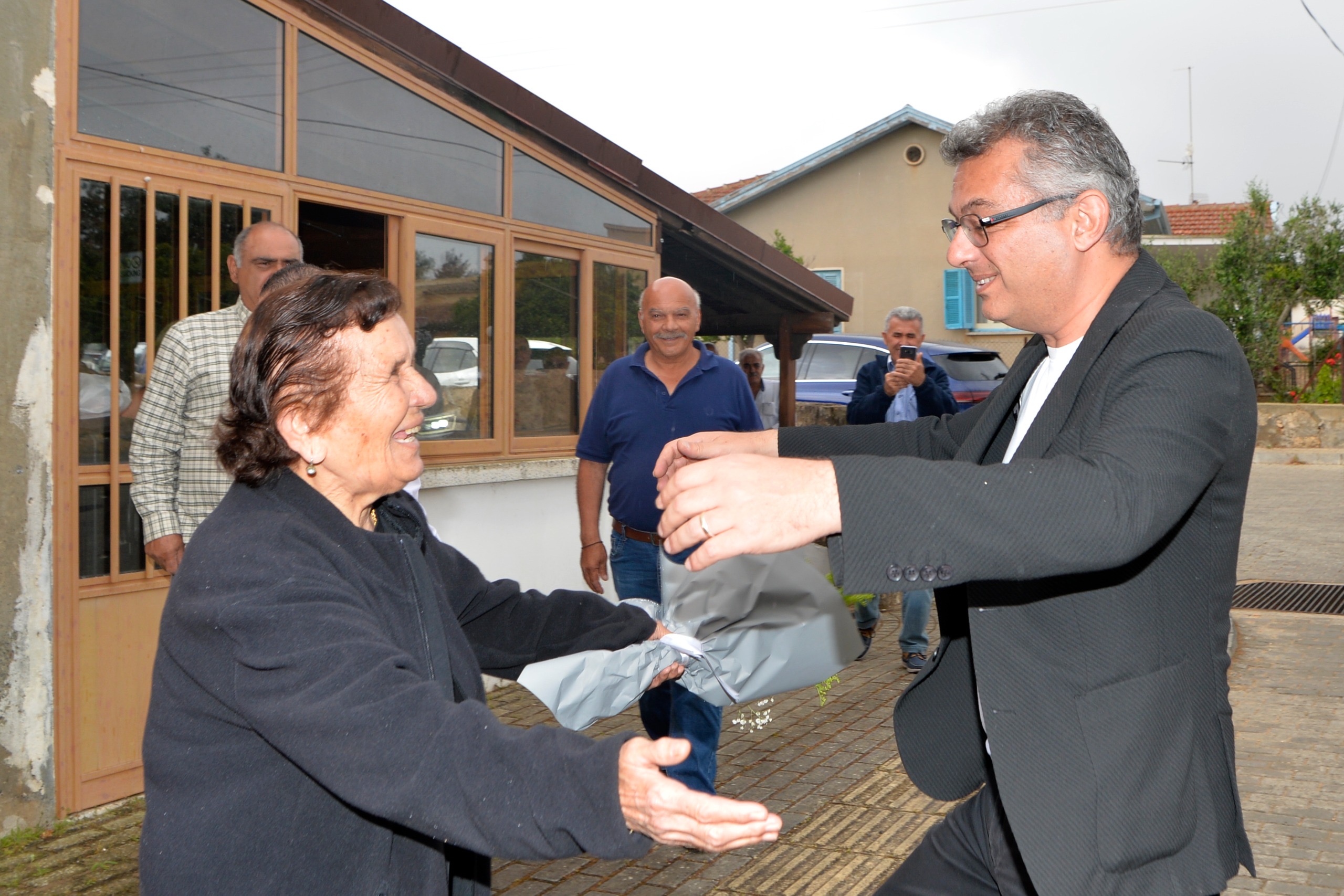 Cumhurbaşkanı Tufan Erhürman Karpaşa Köyü'nü ziyaret etti