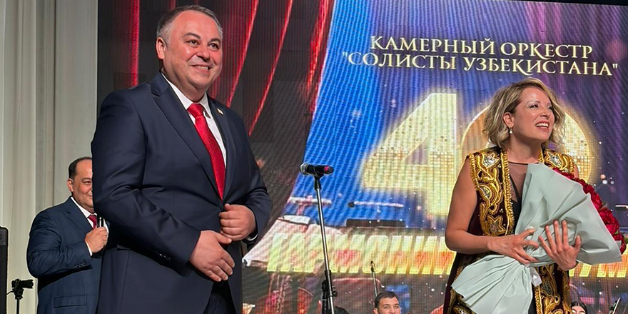Piyanist Rüya Taner, Taşkent’te düzenlenen gala gecesine katıldı