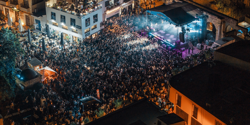 Namık Kemal Meydanı’nda unutulmaz gece