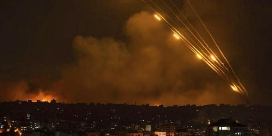 İsrail, İran'dan yeni bir füze saldırısı başlatıldığını duyu
