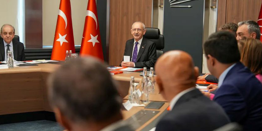 Son dakika CHP'de iki il başkanı daha görevden alındı
