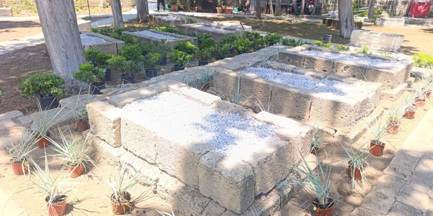 Girne Belediyesi’nden Baldöken Osmanlı Mezarlığı’na peyzaj düzenlemesi