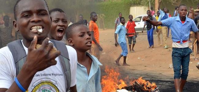 Tutuklanan 60 öğrenci için boykot sürüyor