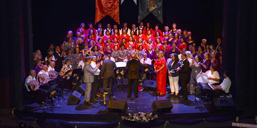 DAB Altın Kalpler Korosu, "2. Bursa Korolar Festivali”nde sahne aldı
