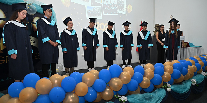 Dr. Suat Günsel Girne Koleji’nde mezuniyet coşkusu