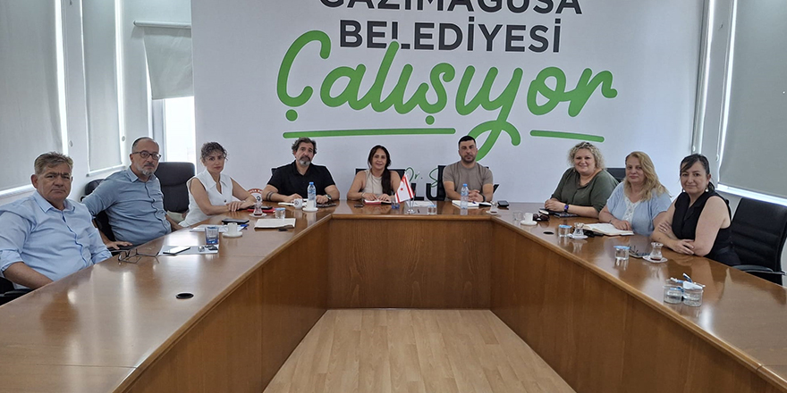 Gazimağusa Belediyesi'nde okul müdürleriyle toplantı yapıldı