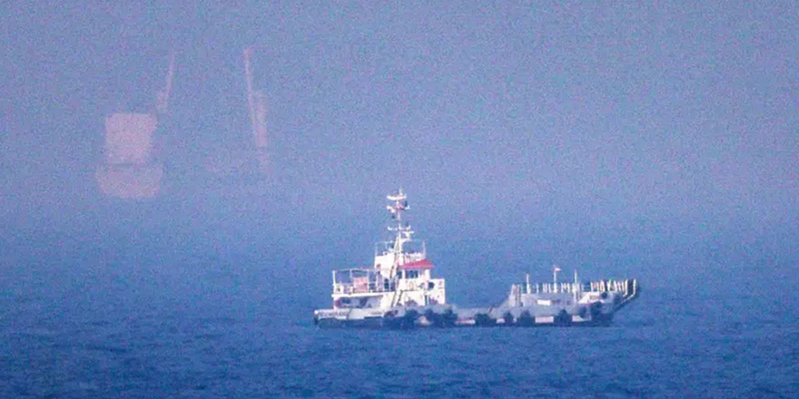 Trump Hürmüz Boğazı'na ablukayı geri getirdiğini açıkladı, karşılıklı saldırılar sürüyor