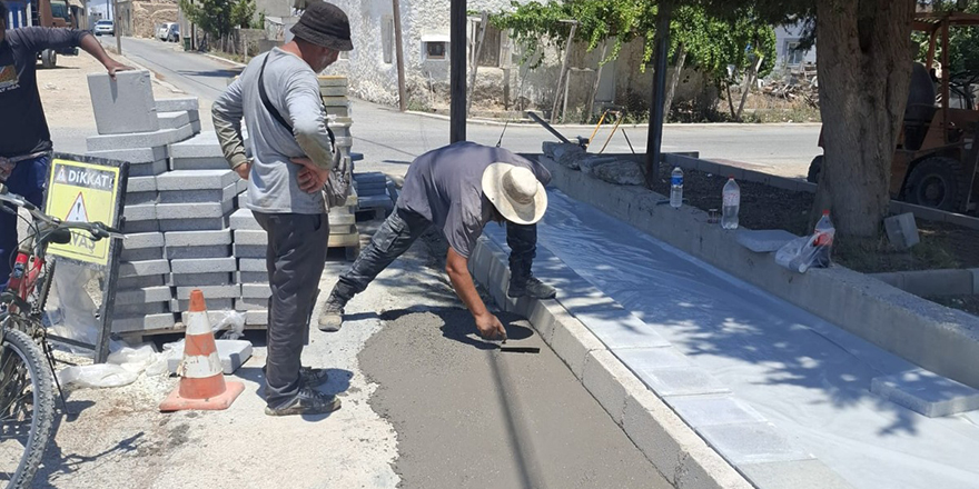 Mesarya Belediyesi, Vadili’de yağmur suyu drenajı ve kaldırım çalışmalarını sürdürüyor