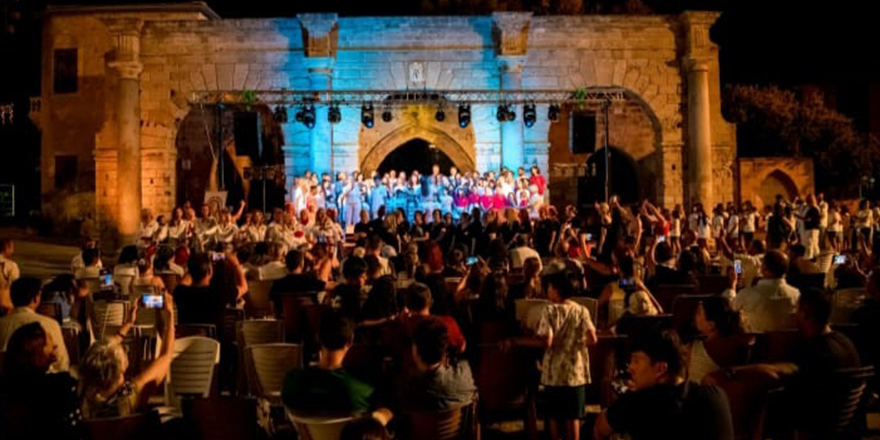 "Korolar Buluşuyor 3" konseri Mağusa'da yapıldı