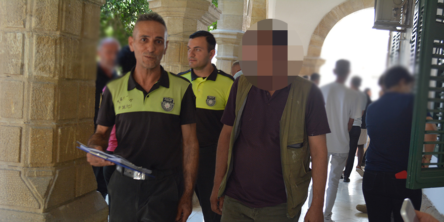 Yolda yürüyen yayaya çarpan minibüs şoförü mahkemeye çıkarıldı