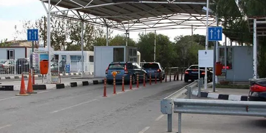 Aracında gümrüğe beyan edilmemiş gıda ürünleri bulunan şahsa para cezası!