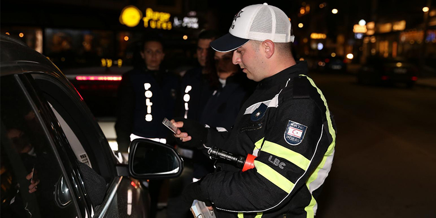 Bin 326 sürücüye rapor, 82 araca trafikten men